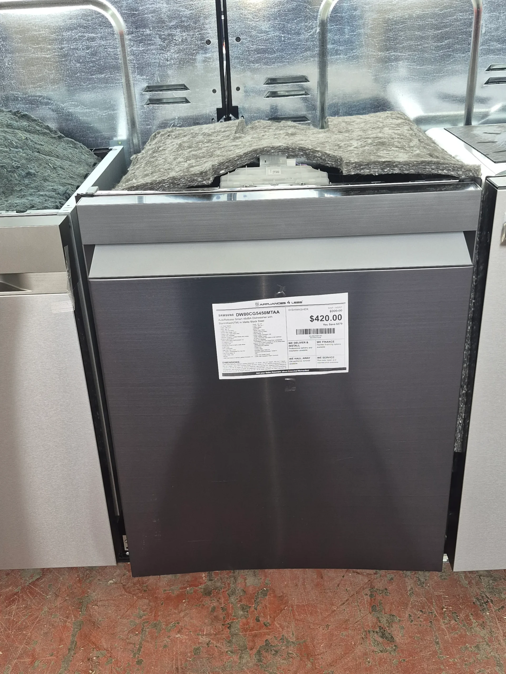 Dishwasher (matte black steel)